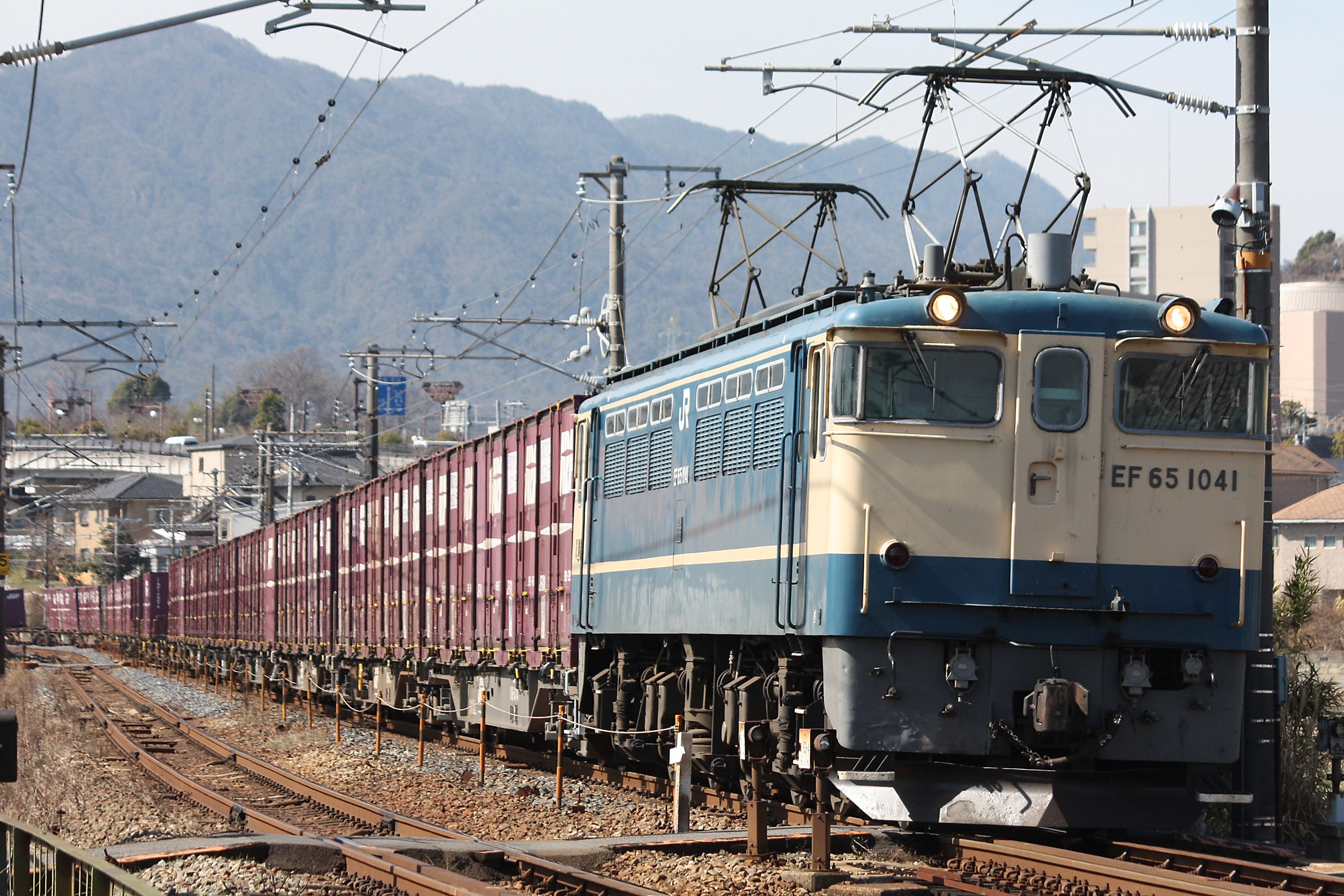 減りゆく直流機EF65 - 「EXPRESS 第42号」 - 日本大学理工学部鉄道研究会【NR】